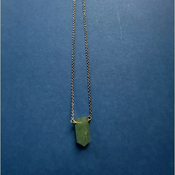 NWOT Gold plated chain with a Green Aventurine real stone - Picture 8 of 11